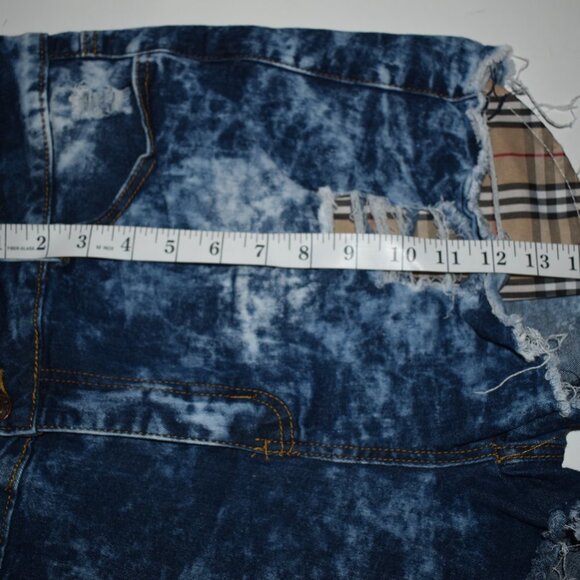 BAMBOO DISTRESS JEAN SHORTS - Picture 2 of 5